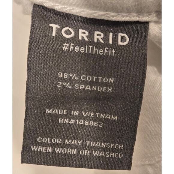 Torrid Cropped Boyfriend Distressed White Straight Jeans Vintage Stretch Size 18 - Picture 6 of 8
